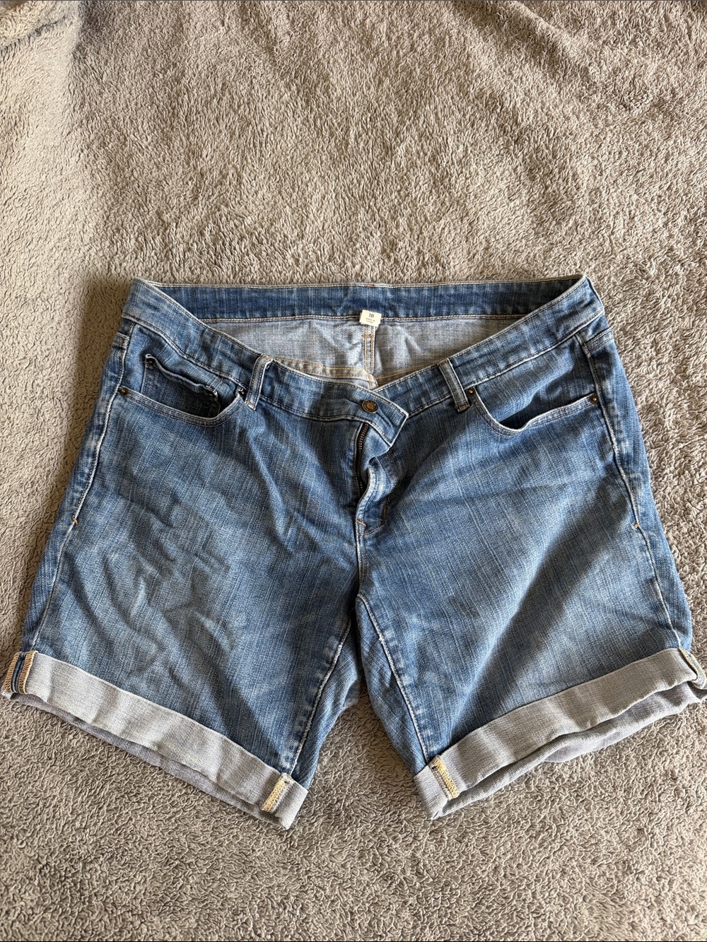 Old Navy Light Blue Denim Rolled-Hem Women's Shorts